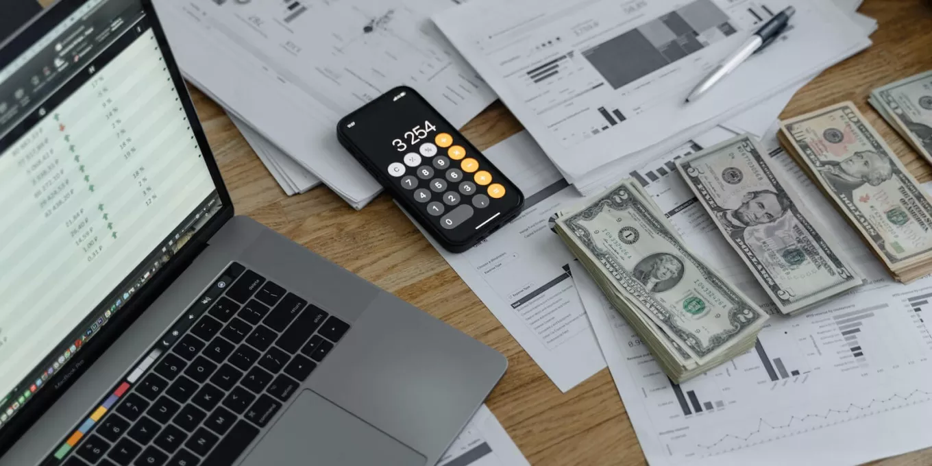 Budżet marketingowy na 2023 rok? Zabezpiecz nadwyżkę i odpowiedz na potrzeby odbiorców. 