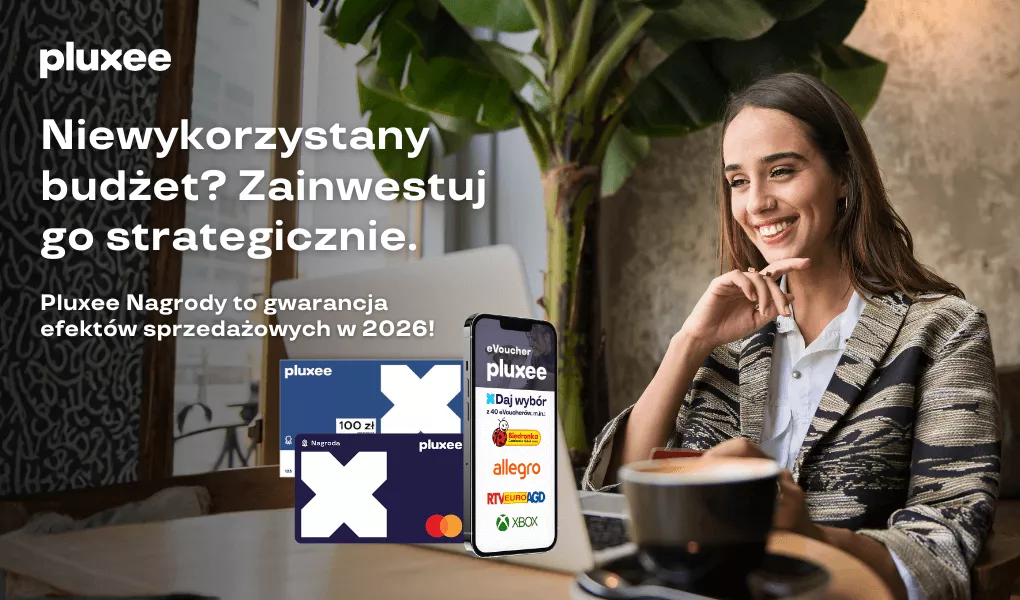 Marketer analizujący dane - pluxee.pl