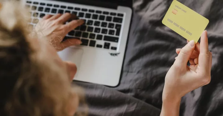 Karta przedpłacona – czym jest, jak działa i gdzie ją kupić?