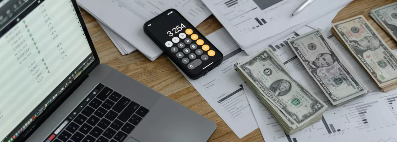 Budżet marketingowy na 2023 rok? Zabezpiecz nadwyżkę i odpowiedz na potrzeby odbiorców.