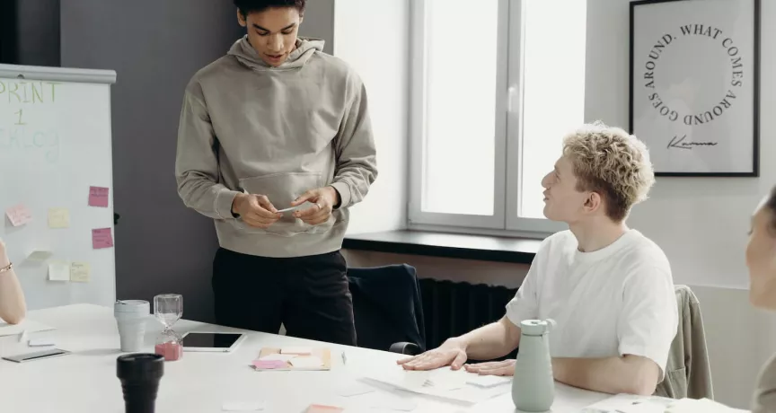 Sprzedaż premiowa – czym jest i jak ją poprawnie rozliczać?