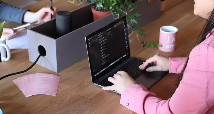 Jak rozliczać karty podarunkowe dla pracowników?