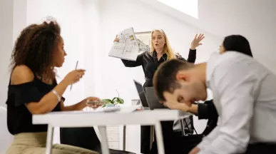 Red alert! Po tym poznasz, że Twoi pracownicy czują się niedocenieni